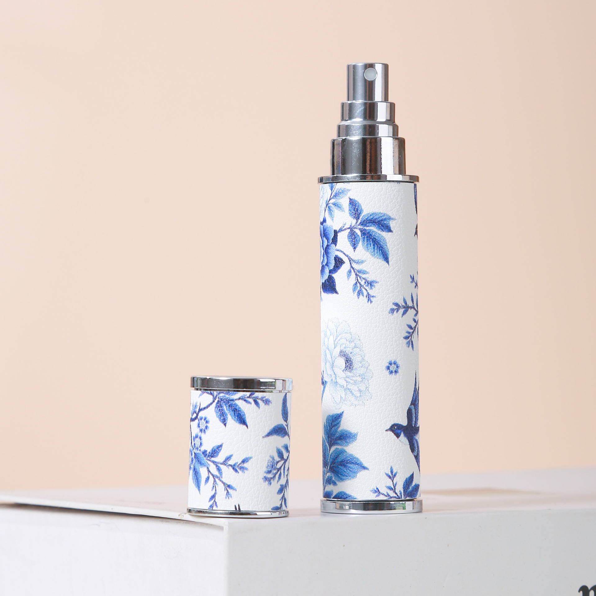 Perfume Fragrance Story - ขวดสเปรย์พกพาขนาด 10 มล. ขวดน้ำหอมแบบพกพาทำจากพอร์ซเลน หนัง และแก้ว