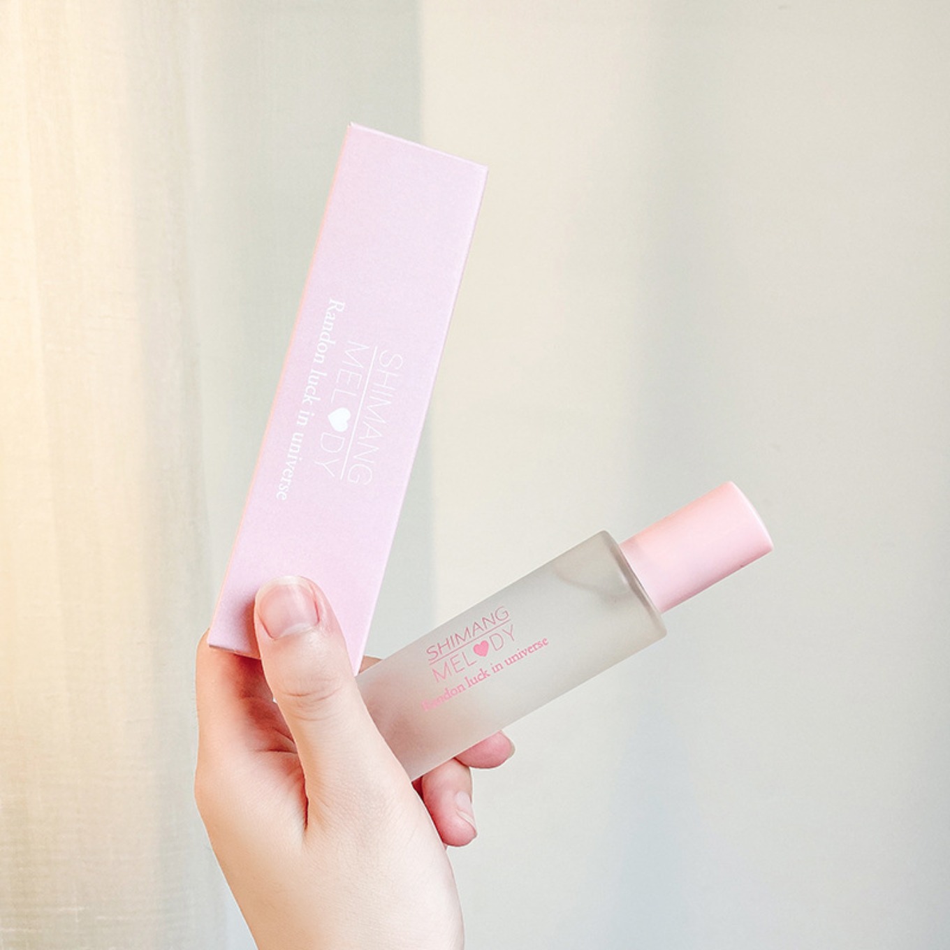 น้ำหอมกลิ่นดอกซากุระสำหรับสาวๆ - Perfume Fragrance For Girls บทวิจารณ์และราคา